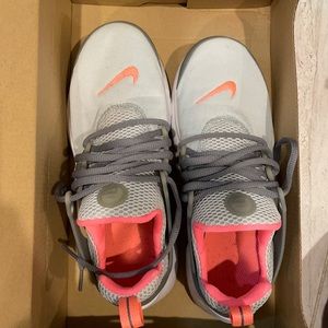Youth prestos size 5